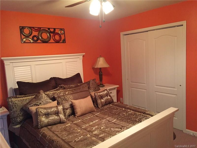 9002 Paddle Oak Rd, Charlotte, NC 28227