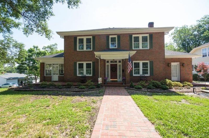 216 High St, Lincolnton, NC 28092
