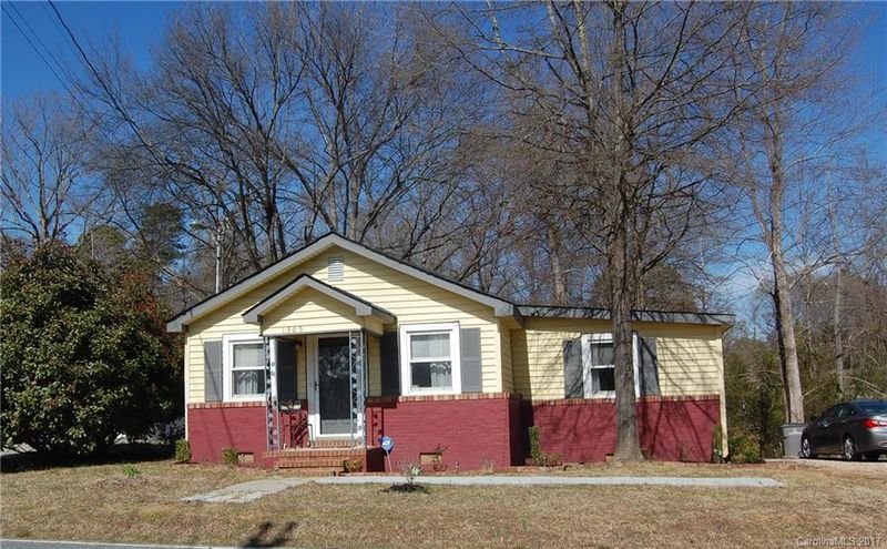 1305 E 1st St, Kannapolis, NC 28083