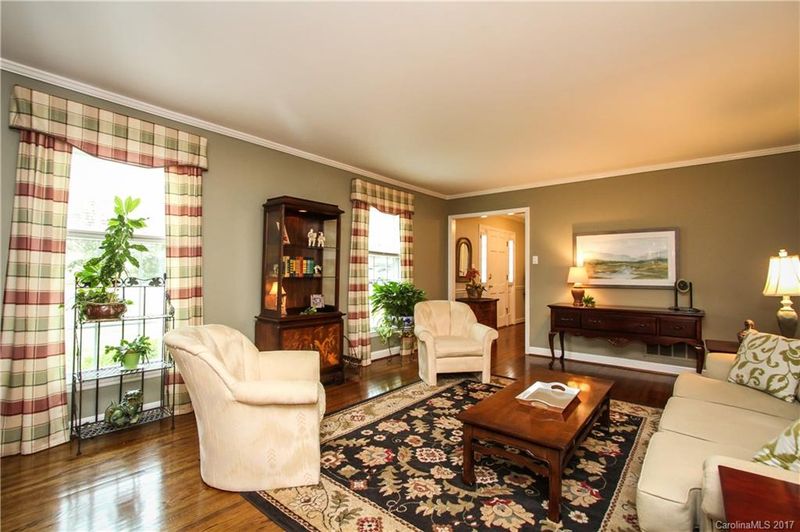 1016 Braeburn Rd, Charlotte, NC 28211