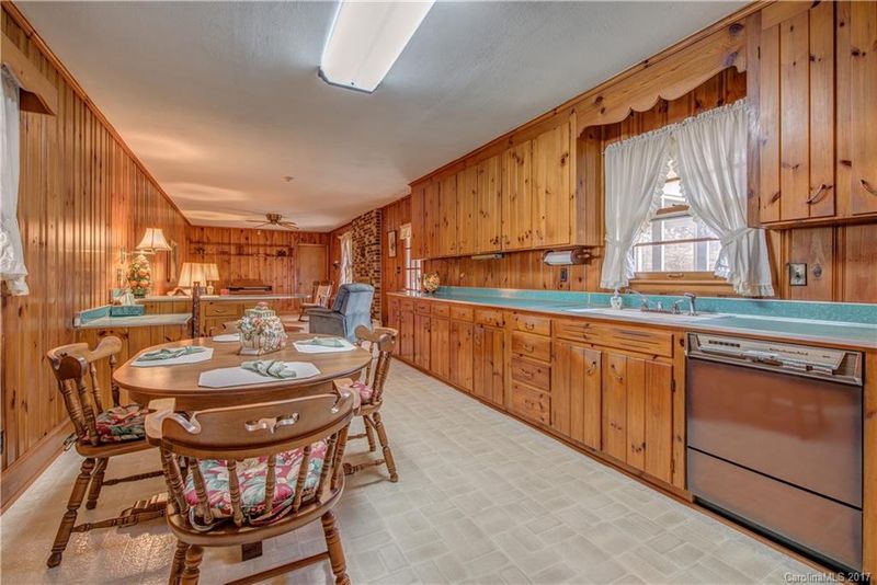 3011 Whitson Rd, Gastonia, NC 28054