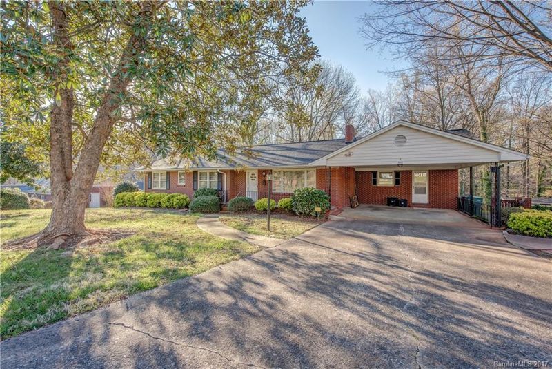 3011 Whitson Rd, Gastonia, NC 28054