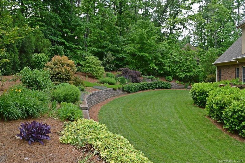 366 Treetops Dr, Stanley, NC 28164