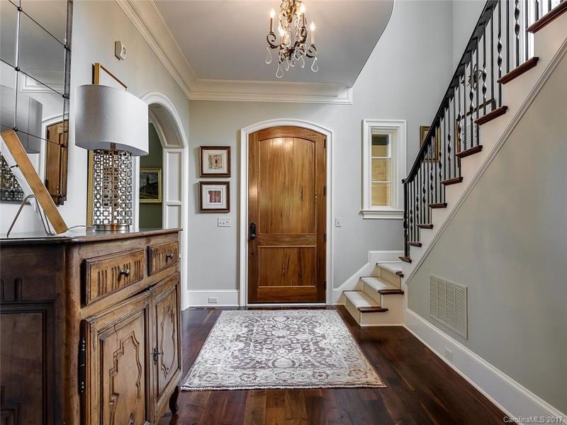 5520 Carmel Park Dr, Charlotte, NC 28226