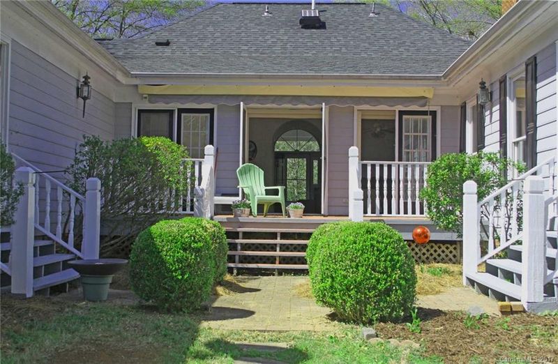 5147 Shadow Pond Ln, Charlotte, NC 28226