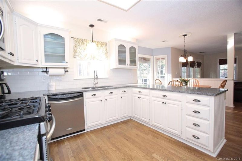 10020 Brass Eagle Ln, Charlotte, NC 28210
