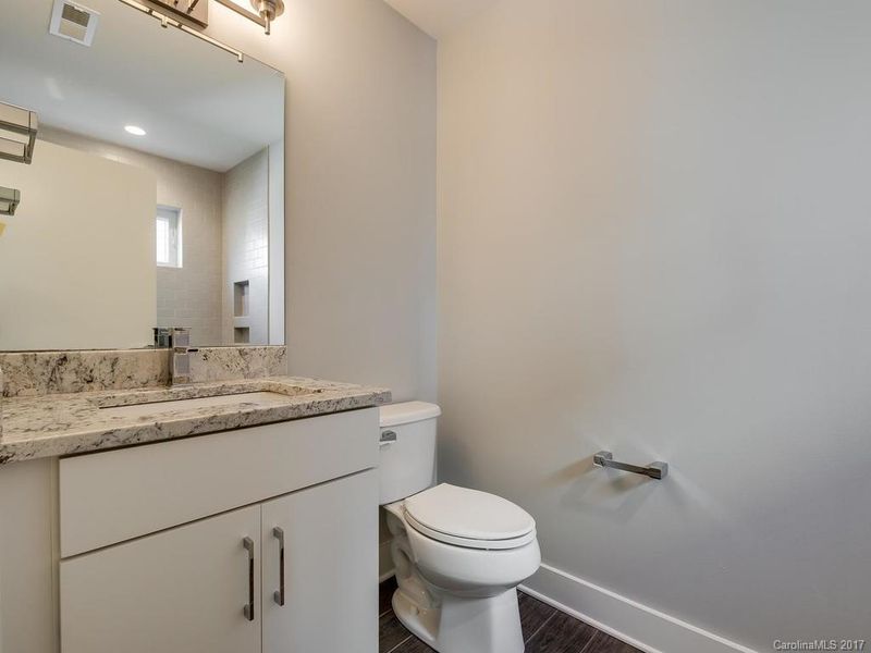 1012 Westbrook Dr #B, Charlotte, NC 28202