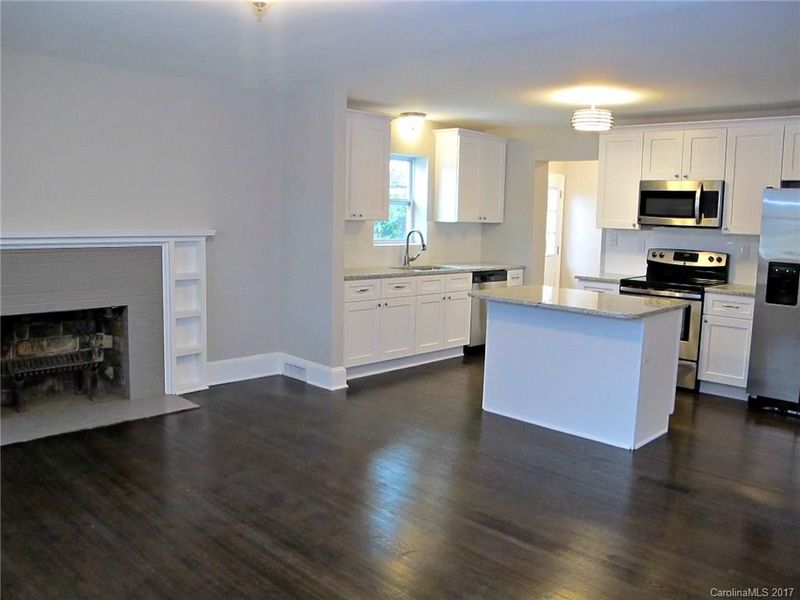 1300 Dresden Dr W, Charlotte, NC 28205