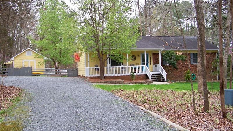 609 Mammoth Oaks Dr, Concord, NC 28025