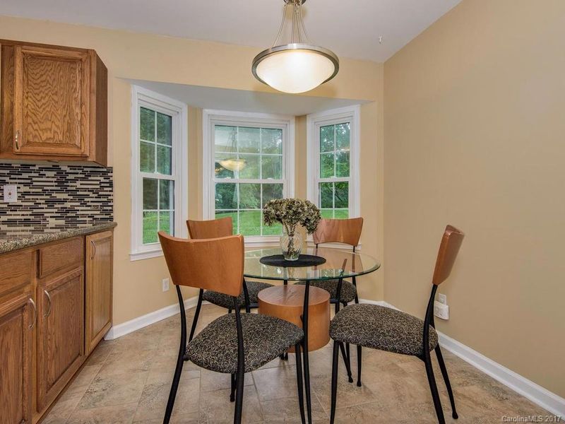 10317 Whitethorn Dr, Charlotte, NC 28277