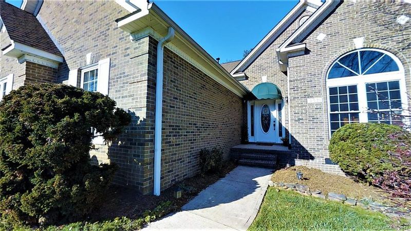 4521 9th St, Hickory, NC 28601