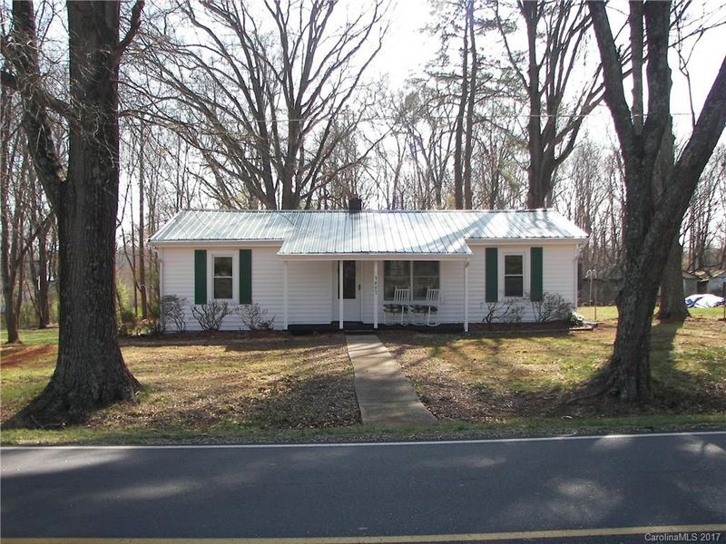 3897 River Rd, Hickory, NC 28602