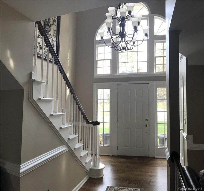 6800 Wolf Run Dr, Charlotte, NC 28277