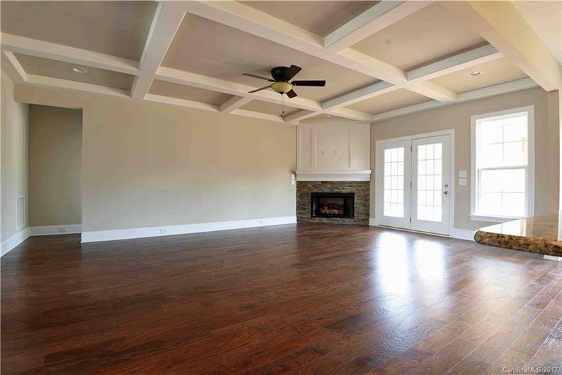 2382 Shiny Leaf Dr, Denver, NC 28073