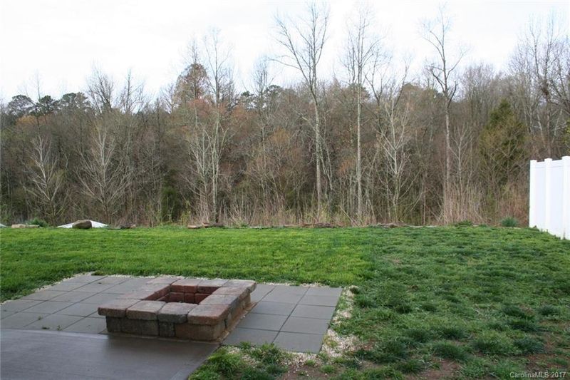 1946 Mallard Pointe Dr, Kannapolis, NC 28083