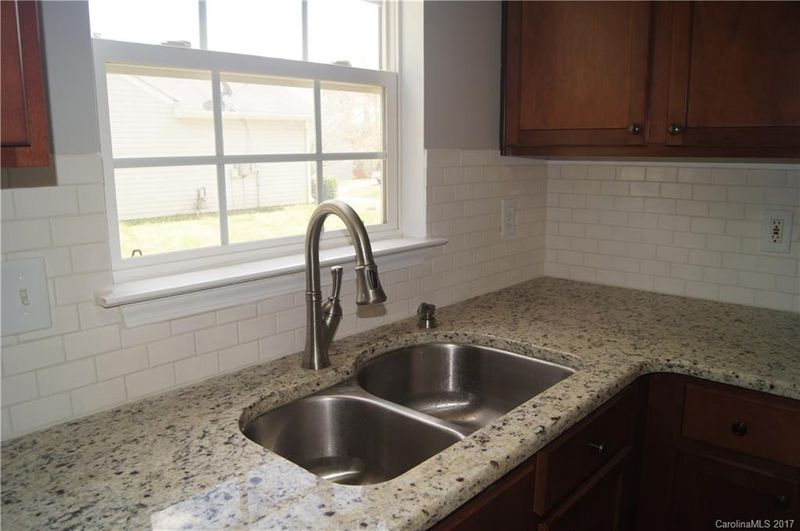 525 Danfield Dr #7, Clover, SC 29710