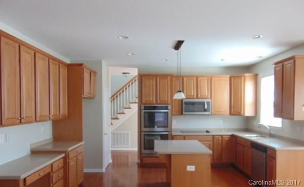 7701 Woodmere Dr, Harrisburg, NC 28075