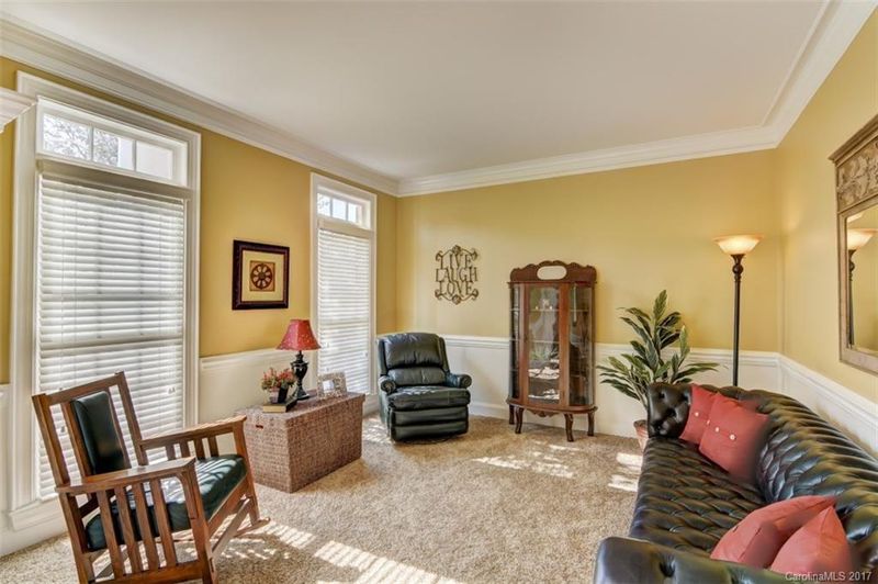 7301 Stonehaven Dr, Waxhaw, NC 28173