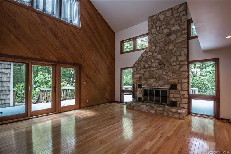 202 Walden Ln, Matthews, NC 28104