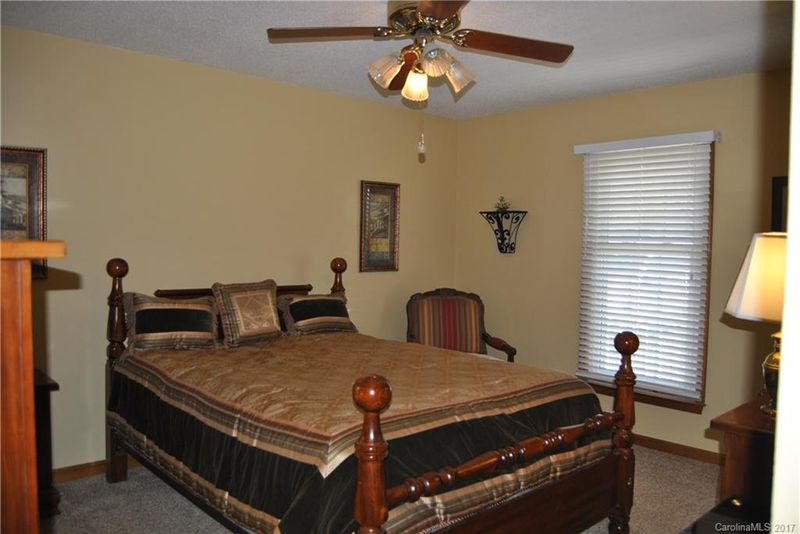 3569 Heather Ln #18, Gastonia, NC 28056