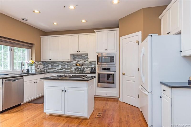 8929 Parkcrest St, Huntersville, NC 28078