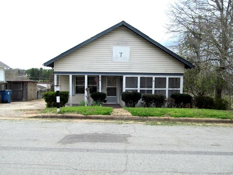 712 Main Ave, Maiden, NC 28650