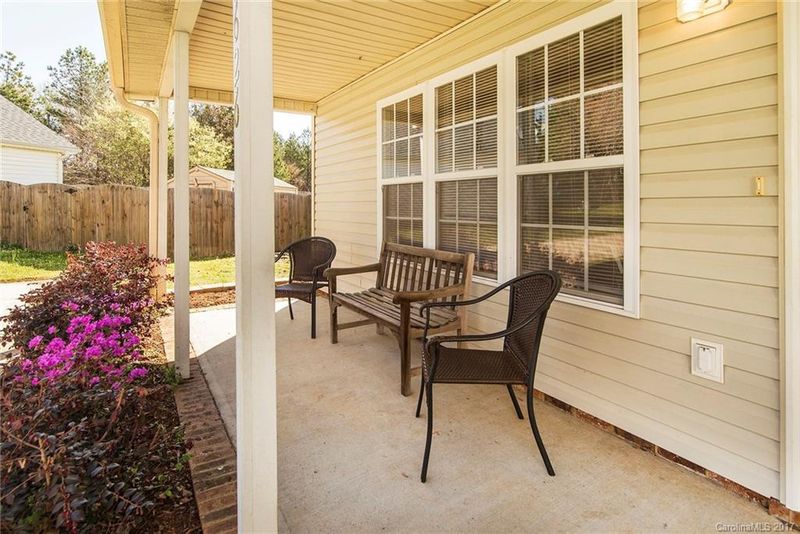 9626 Farmridge Ln, Matthews, NC 28105