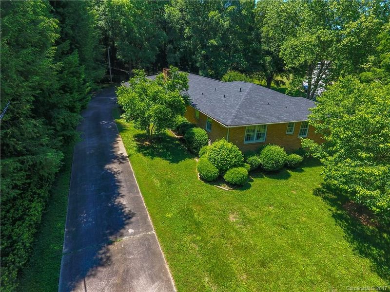 812 Danbrook Cir, Lincolnton, NC 28092