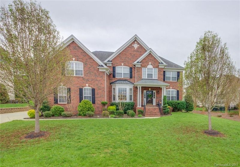 8065 Heatherstone Dr, Harrisburg, NC 28075