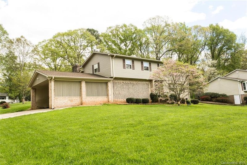 6638 Pencade Ln, Charlotte, NC 28215