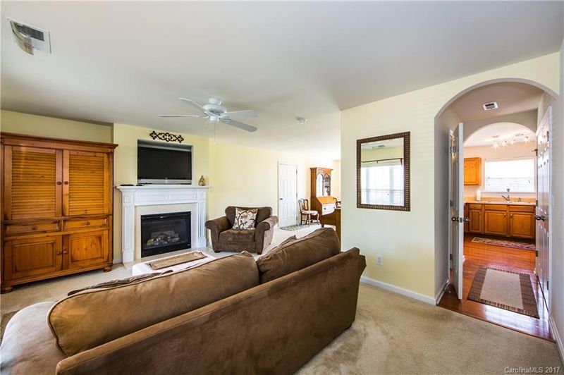10806 Traders Ct, Davidson, NC 28036