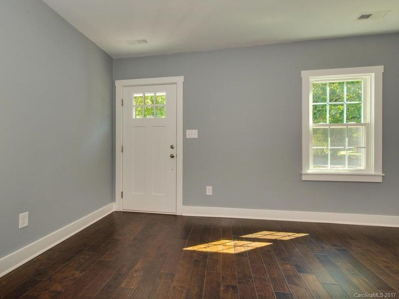1008 Dade St, Charlotte, NC 28205