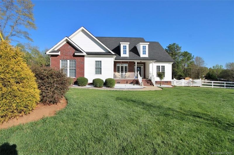 140 Springdale Rd E, Rock Hill, SC 29730