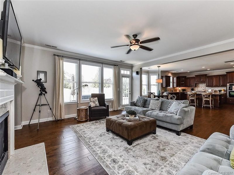 1004 Shalford Ln, Matthews, NC 28104
