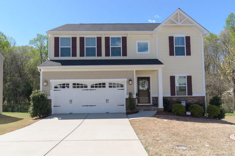 7808 E Berkeley Rd, Denver, NC 28037