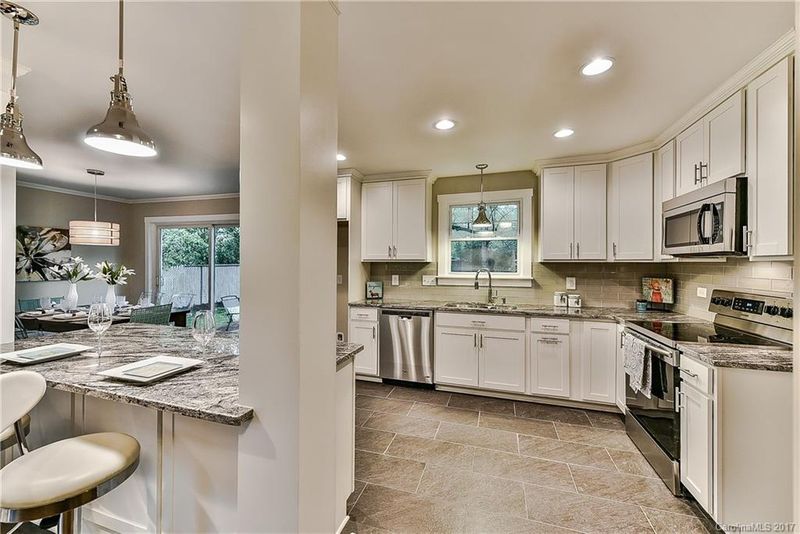 5211 Glenham Dr, Charlotte, NC 28210