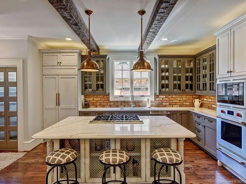 2108 Hastings Dr, Charlotte, NC 28207