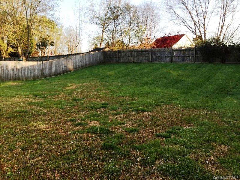 9409 Guernsey Ct, Charlotte, NC 28213