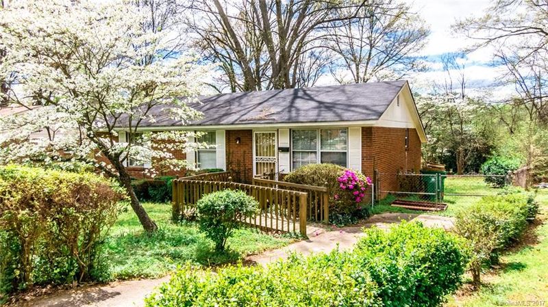 1728 Vantage Pl, Charlotte, NC 28216