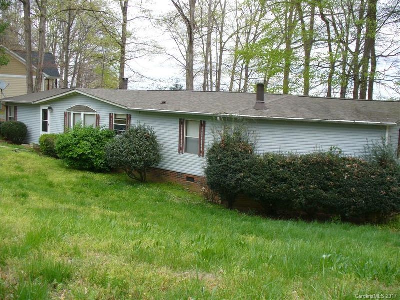 8772 Peninsula Dr, Terrell, NC 28682