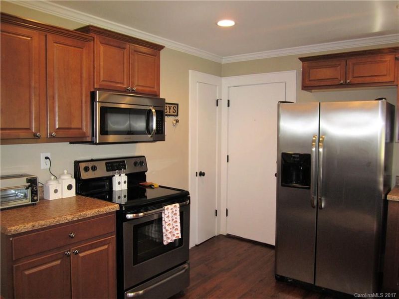 1114 Thomas Ave, Kannapolis, NC 28081