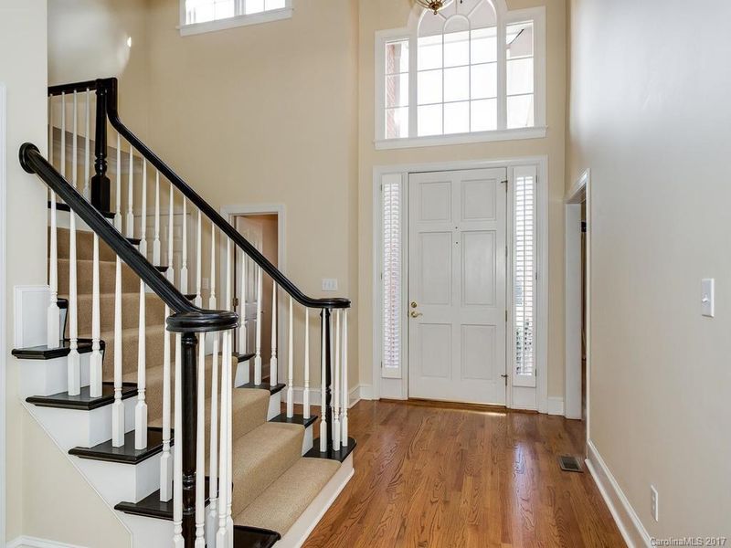 5639 Fairway View Dr, Charlotte, NC 28277