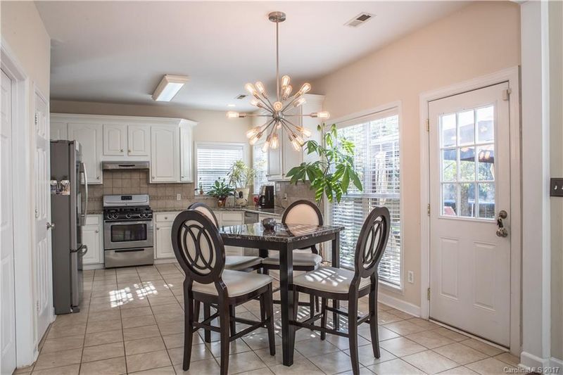 2930 Patten Hill Dr, Matthews, NC 28105