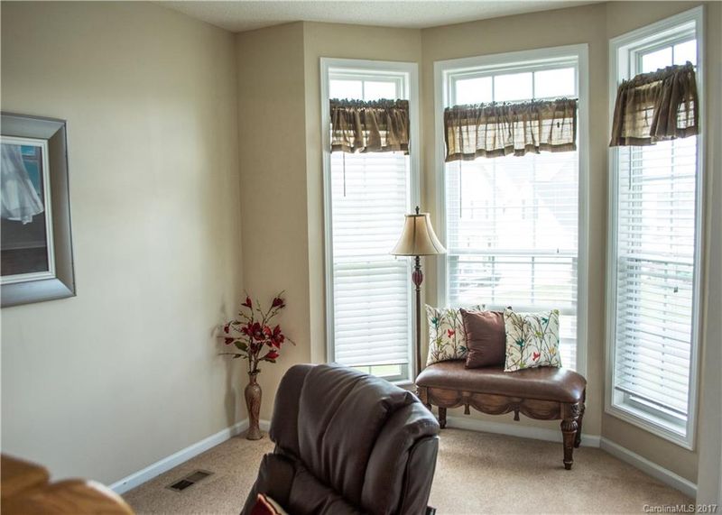 112 Guernsey Ct, Dallas, NC 28034