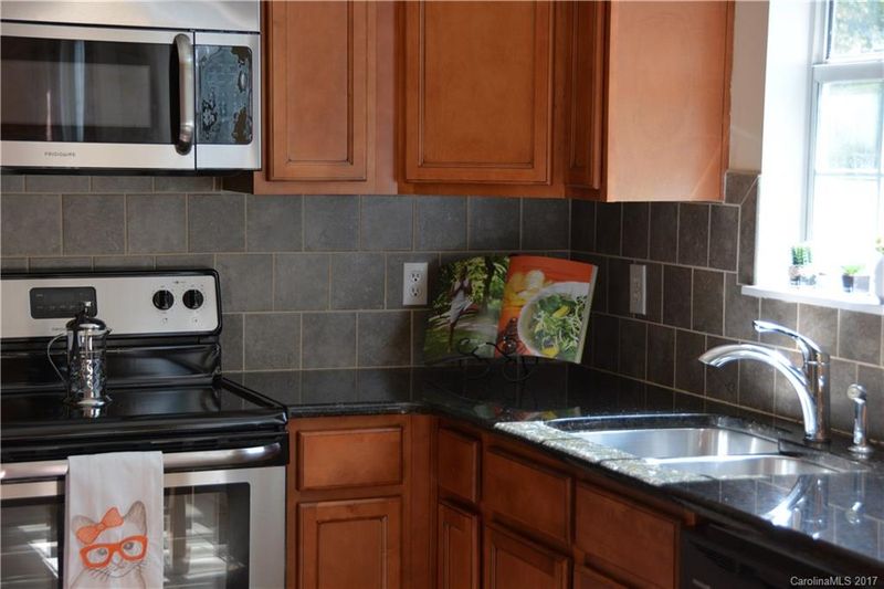 2709 Olde Whitehall Rd, Charlotte, NC 28273