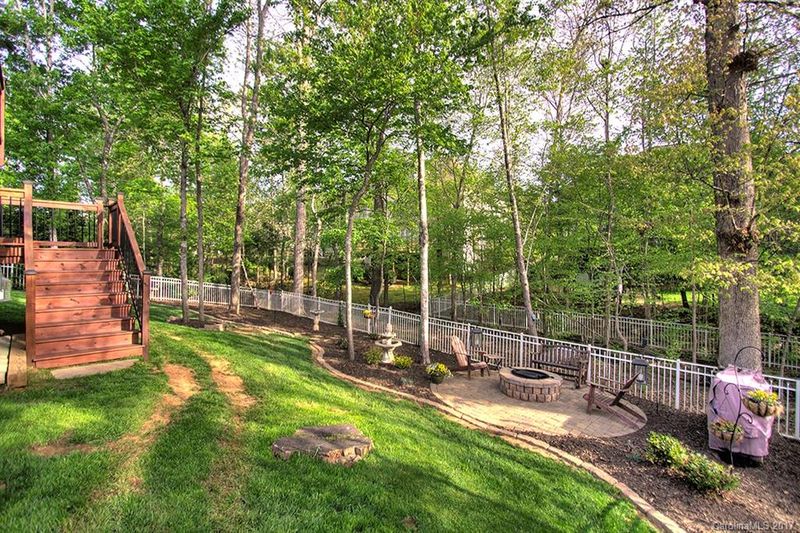 1213 Brough Hall Dr, Waxhaw, NC 28173