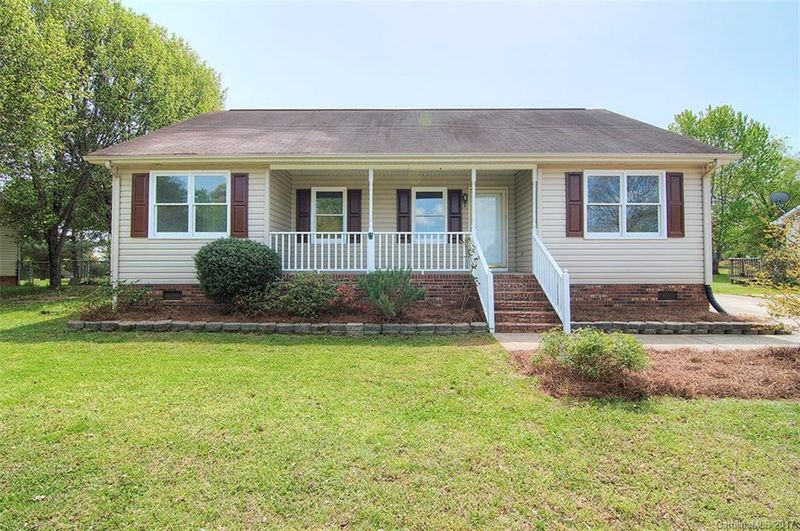 7498 Sarah Dr, Denver, NC 28037