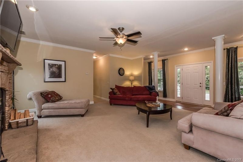 6614 Windy Run Ln, York, SC 29745