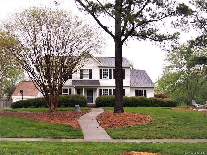 5204 Macandrew Dr, Charlotte, NC 28226