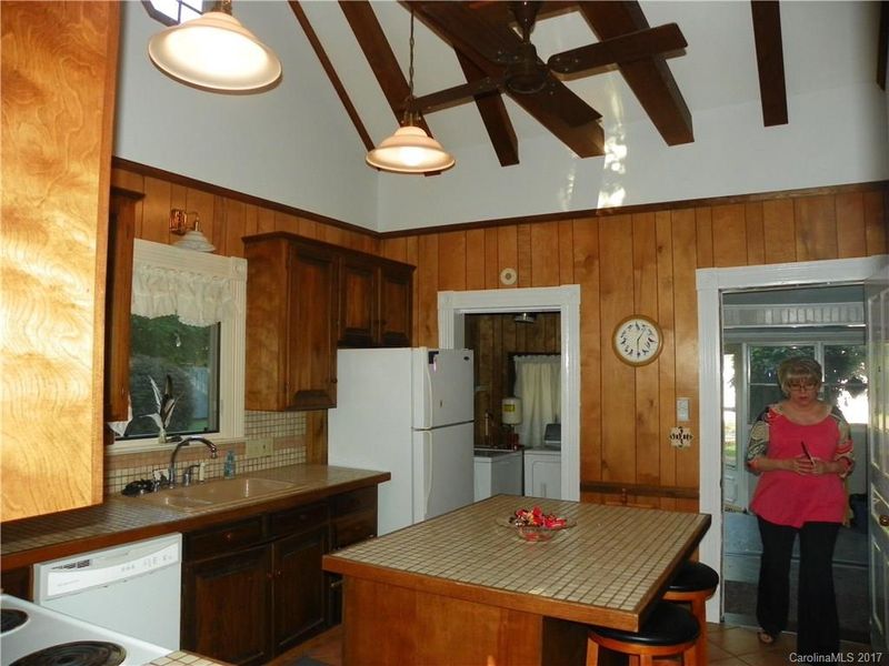 8771 E Franklin St, Mount Pleasant, NC 28124